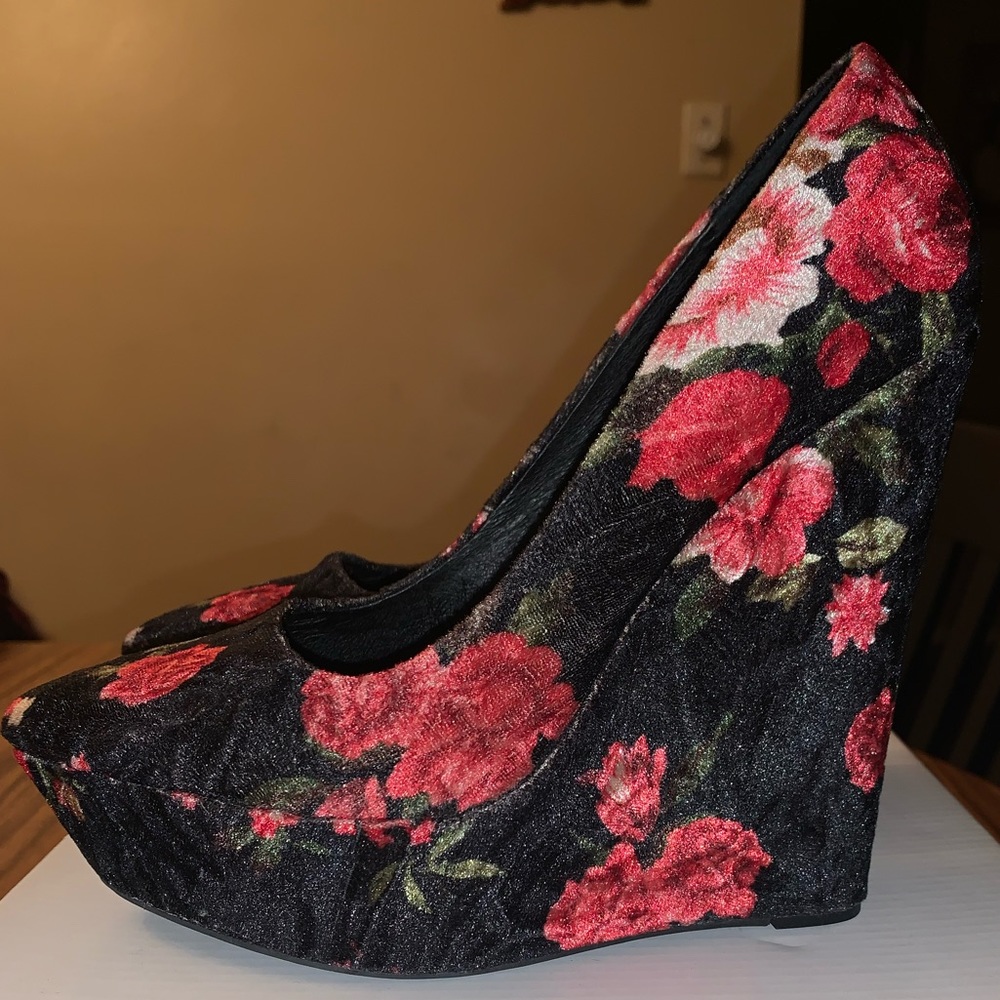 Aldo Black Velvet Platform Wedges with Red Floral Print
